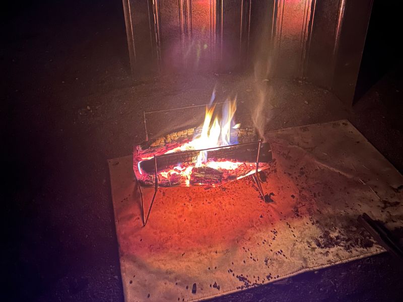 Tokyo camp HAKOSUKA 焚き火台の点火時の状態