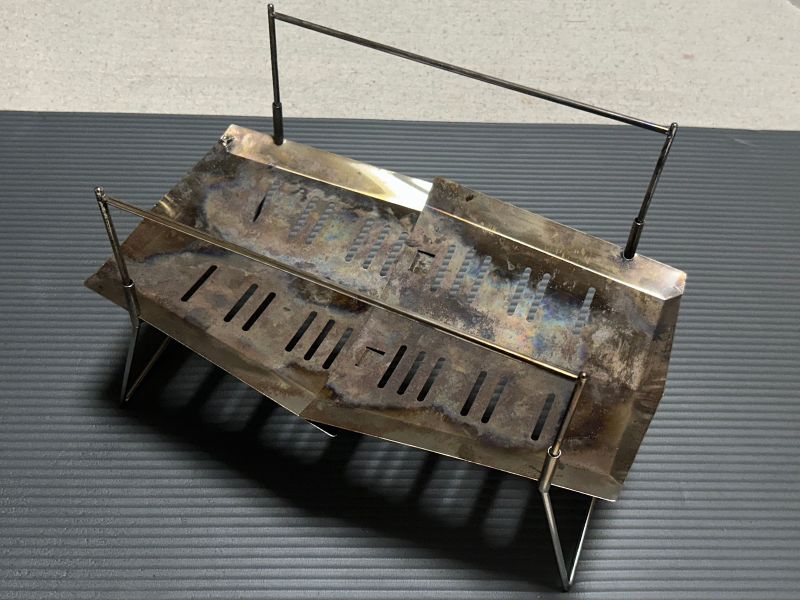 Tokyo camp HAKOSUKA 焚き火台の未点火の状態